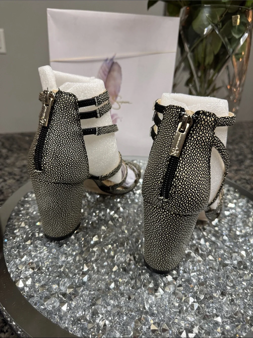 Jessica Simpson Black and Cream Textured Strappy Block Heel Sandal NEW 7 - Picture 11 of 15